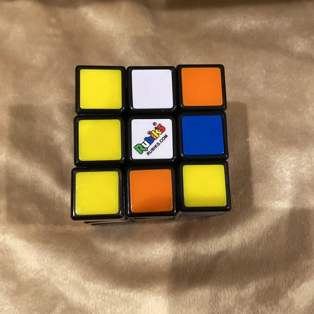 Rubix cube unsolved - Picture 5 of 5